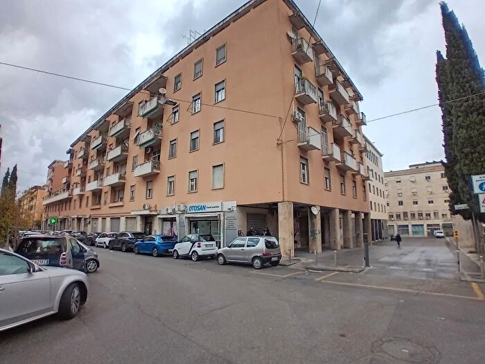 Appartamento con 5 locali in vendita in Via Trento, Cosenza