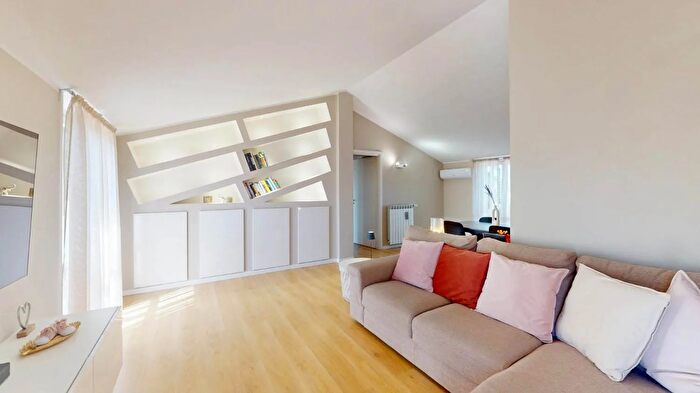 Appartamento quadrilocale in vendita in Via Largo Marchisiellio, Foligno