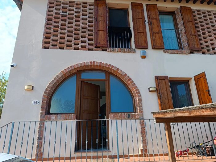 Casa con 8 locali in vendita in Via Sanminiatese, Castelfiorentino