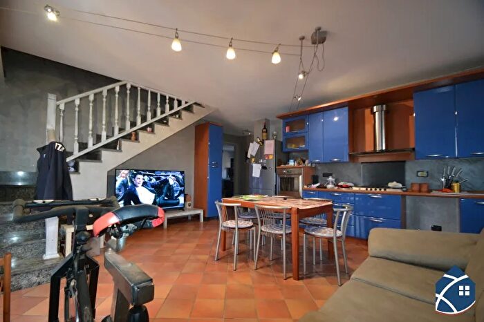 Appartamento con 10 locali in vendita in Roletto