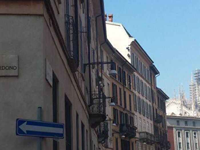 Appartamento bilocale in affitto in Via Festa del Perdono, Missori, Milano
