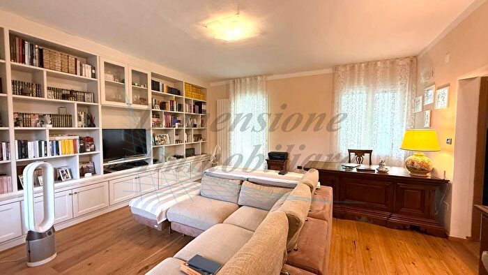 Appartamento trilocale in vendita in Via Bruno Buozzi, Rosignano Marittimo