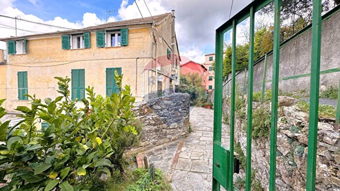 Appartamento trilocale in vendita in Salita Superiore di Santa Tecla, Genova