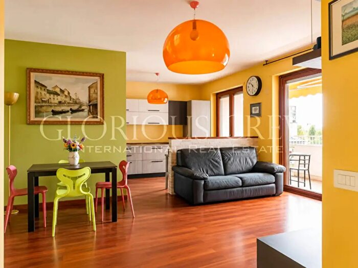 Appartamento trilocale in vendita in Via Carlo Perini, Milano
