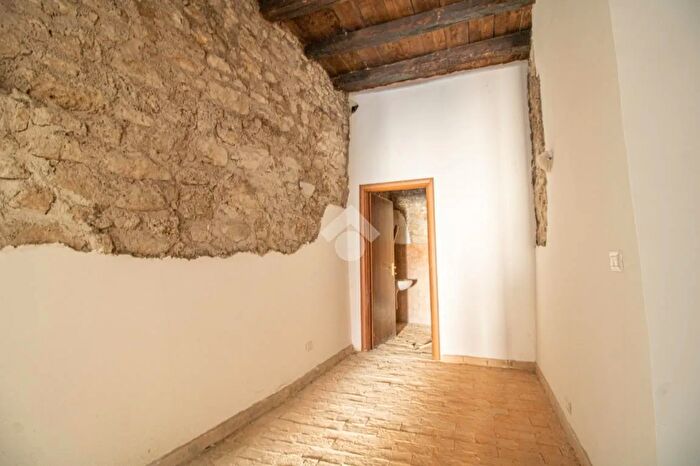 Appartamento con 5 locali in vendita in Corso Foronovo, Torri In Sabina