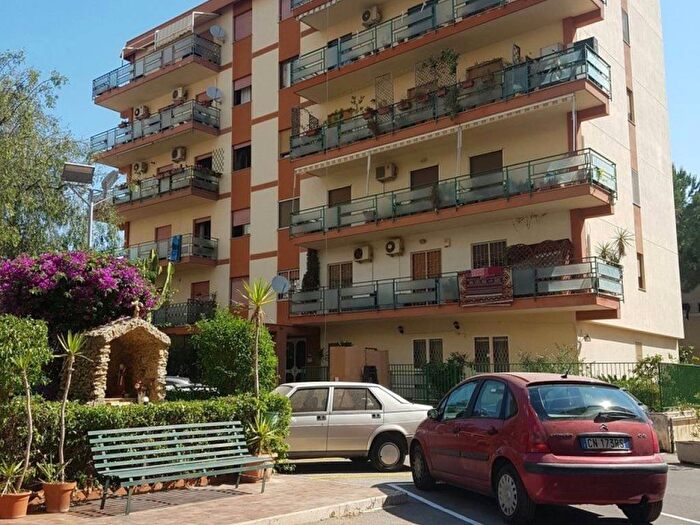 Appartamento con 5 locali in affitto in Via Svezia, San Lorenzo, Palermo
