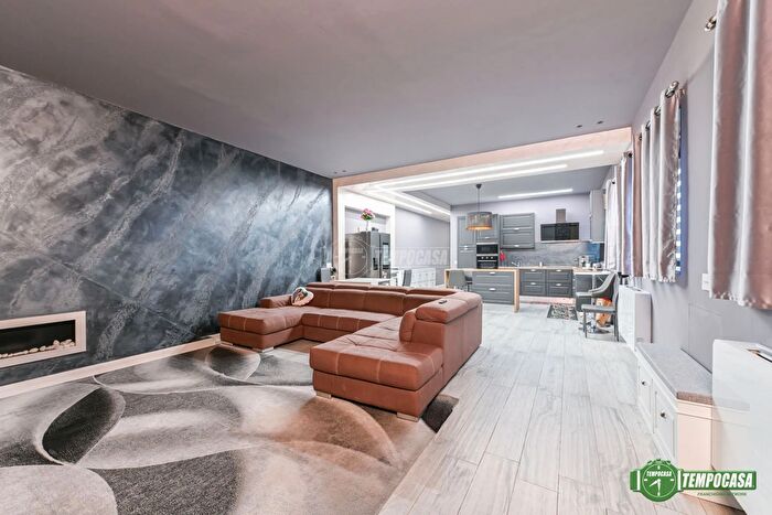 Appartamento con 5 locali in vendita in Via per Incirano, Nova Milanese