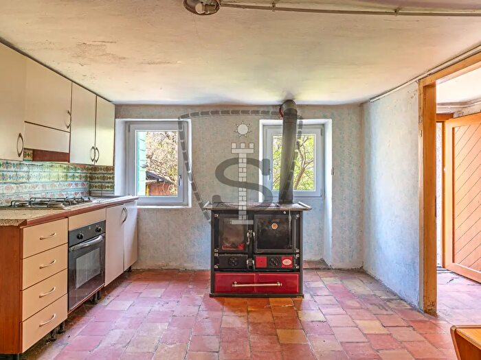 Casa quadrilocale in vendita in Via Collicello, Valbrenta