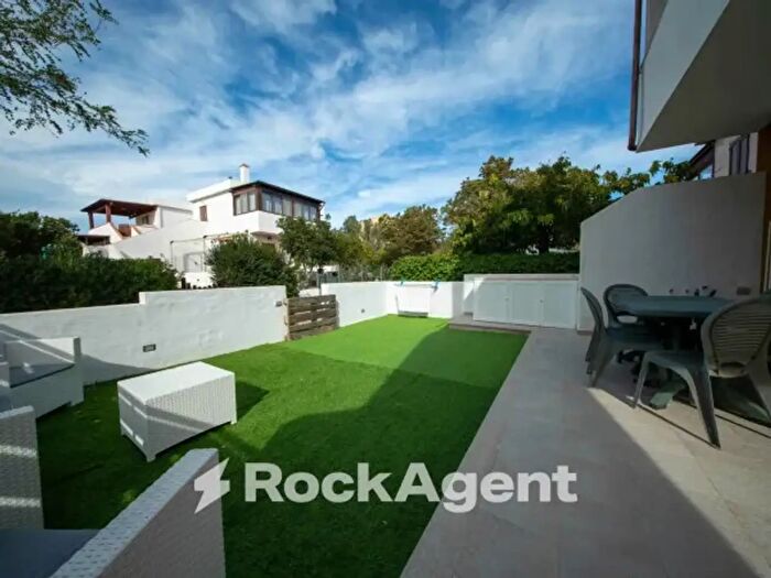 Appartamento trilocale in vendita in Via Tumbarino, Stintino