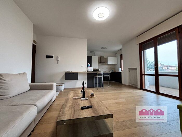 Appartamento trilocale in affitto in Viale X Martiri, Stadio Borgo Casale, Vicenza