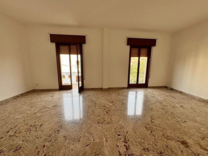 Appartamento con 5 locali in vendita in Via Zara, Custonaci