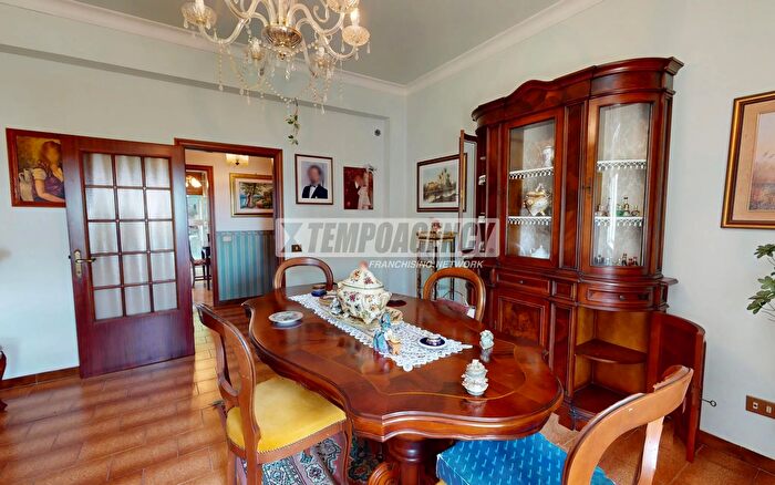 Casa con 8 locali in vendita in Via Setificio, Urbisaglia