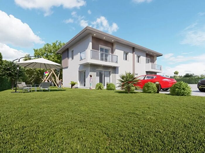 Casa quadrilocale in vendita in Via Santa Maria Snc, Montalto Uffugo