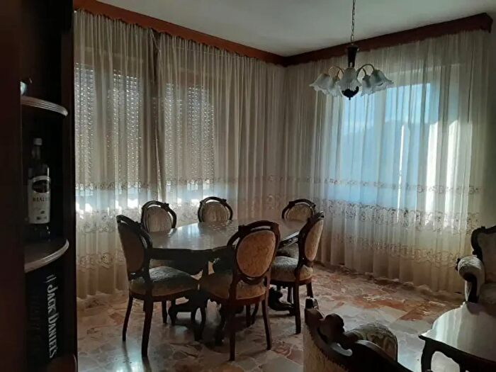 Casa con 6 locali in vendita in Corropoli