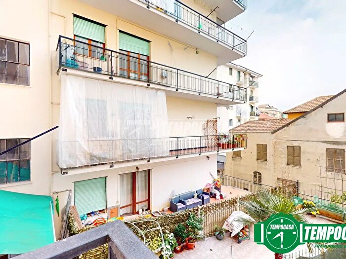 Appartamento trilocale in vendita in Via Carlo Caratti, Acqui Terme