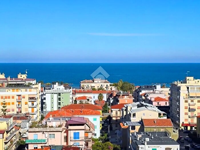 Appartamento trilocale in vendita in Viale Alcide De Gasperi, San Benedetto Del Tronto