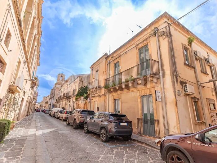 Casa in vendita in Via Ducezio, Noto