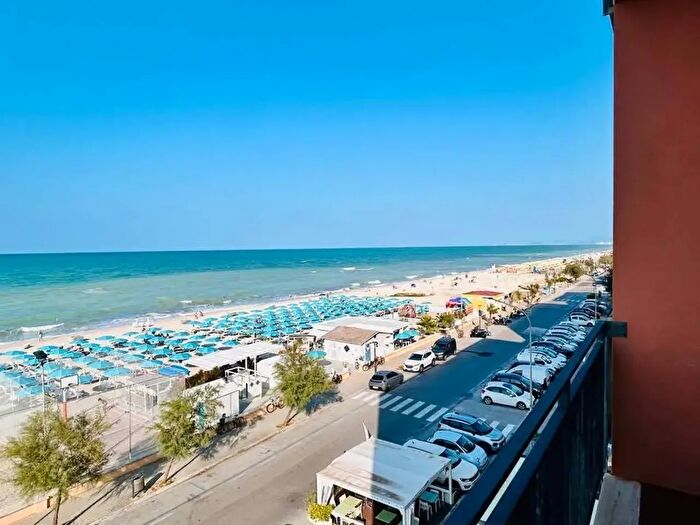 Appartamento quadrilocale in vendita in Lungomare Italia, Senigallia