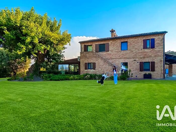 Casa con 6 locali in vendita in Via Via Fratte, Osimo