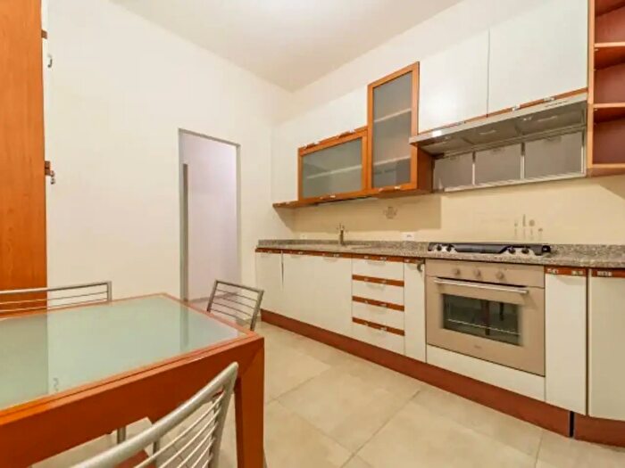 Appartamento trilocale in vendita in Viale Antonio Fratti, Parma