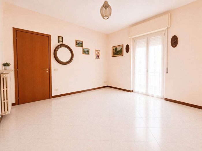Appartamento trilocale in affitto in Via Erasmo Malvicini, Via Colombo, Piacenza
