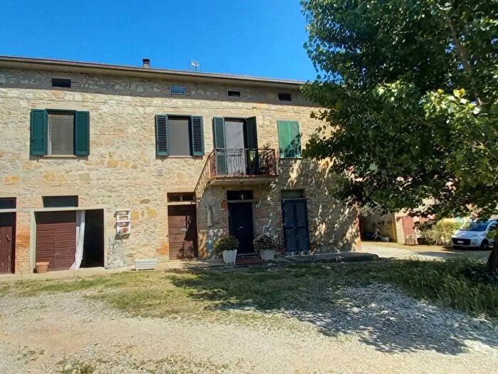 Casa con 5 locali in vendita in Castiglione Del Lago
