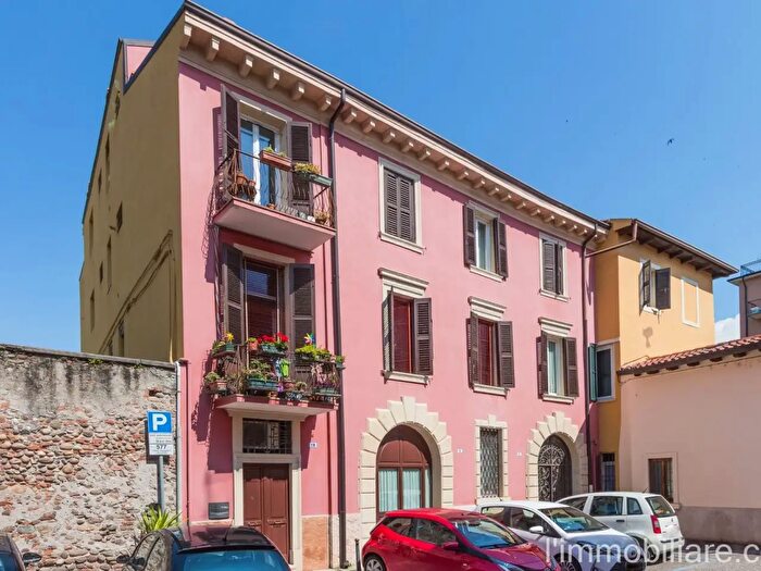 Appartamento bilocale in vendita in Vicolo Ghiacciaia, Verona
