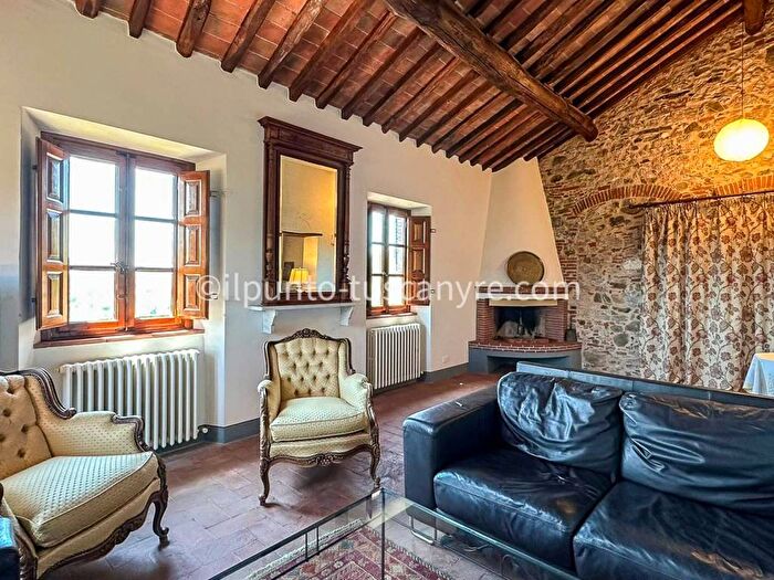 Casa con 6 locali in vendita in Strada Provinciale, Centro, Pescaglia