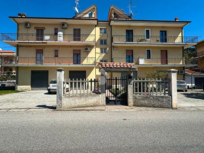 Appartamento con 6 locali in vendita in Viale Stazione, Nocera Terinese