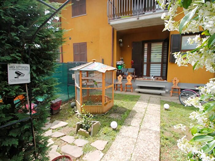 Casa quadrilocale in vendita in Sant'Omobono Terme