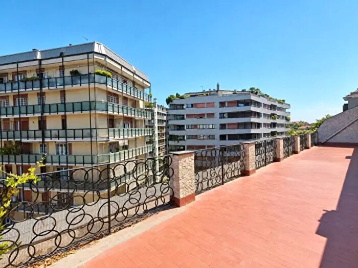 Appartamento con 5 locali in vendita in Via Plinio, Milano