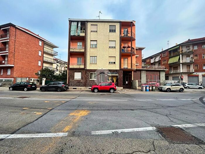 Appartamento trilocale in vendita in Via Cavour, Moncalieri