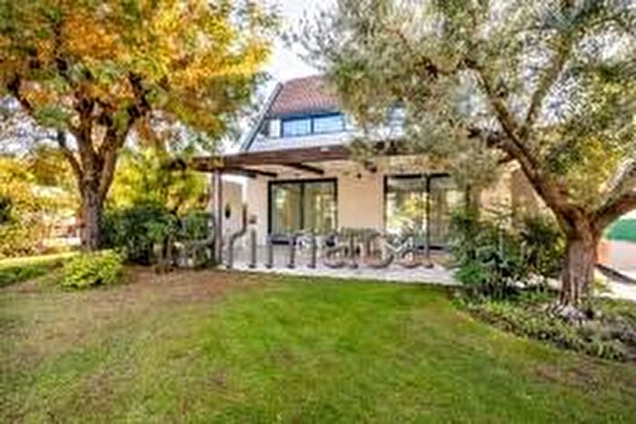 Casa con 7 locali in vendita in Via Petrarca, Poiana Maggiore