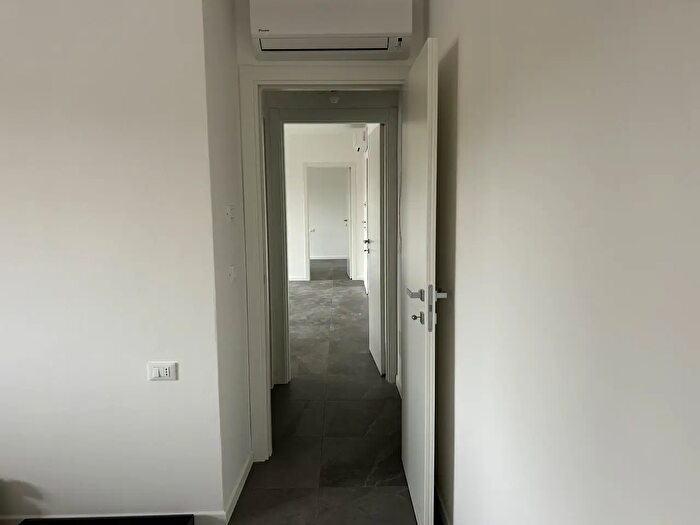 Appartamento trilocale in affitto in Via Ettore Nadalini, Bologna