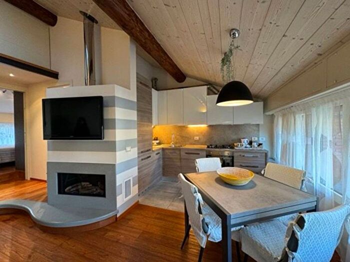 Casa trilocale in affitto in Giorgio Gusmini, Centro, Clusone