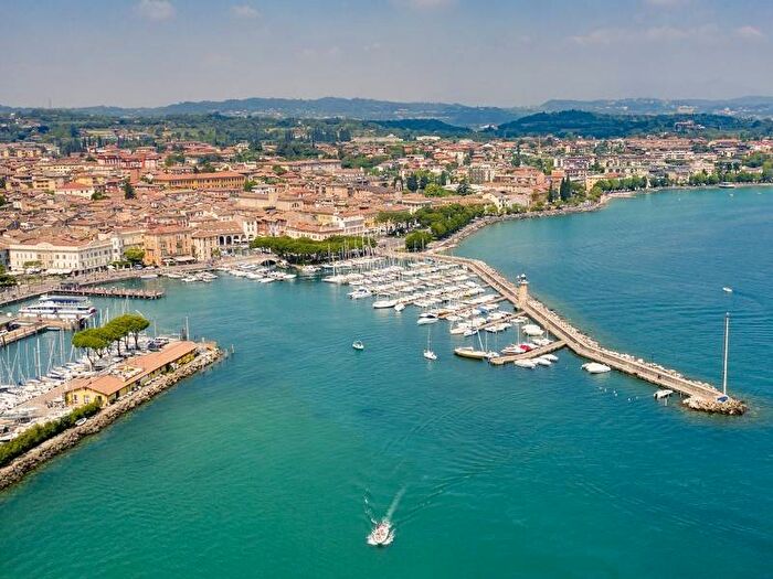 Casa trilocale in affitto in Desenzano Centro, Desenzano del Garda