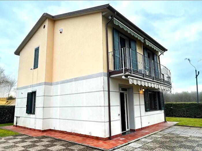 Casa con 5 locali in vendita in San Giuliano Terme