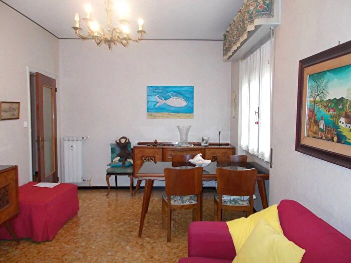 Appartamento quadrilocale in vendita in Piazza Cile Rapallo, Rapallo