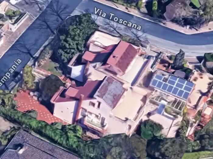 Casa con 9 locali in vendita in Via Campania Latina Lt, Latina