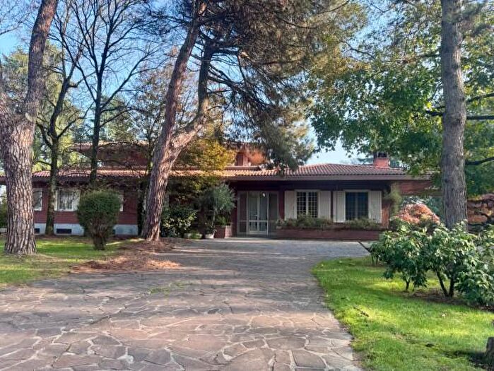 Casa con 6 locali in vendita in Via Vigentina, Pavia