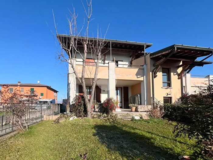 Appartamento trilocale in vendita in Via N Sauro, Trenzano