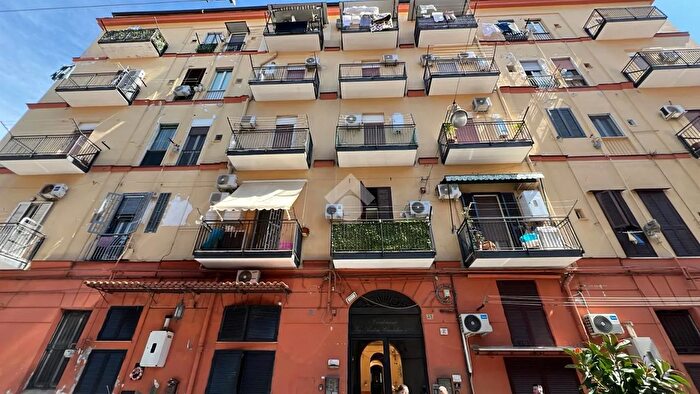Appartamento bilocale in vendita in Via Andrea Cantelmo, Napoli
