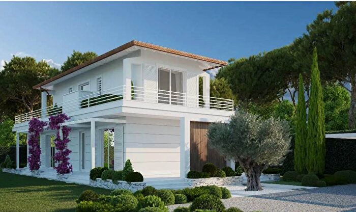 Casa con 8 locali in vendita in Vittoria Apuana Forte dei Marmi Lucca, Forte Dei Marmi