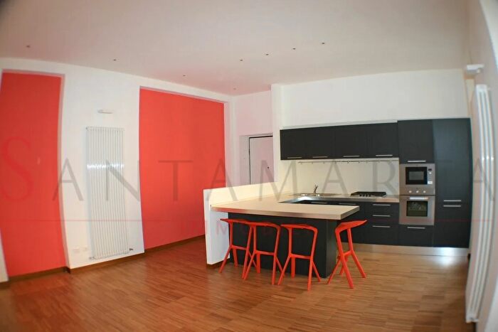 Appartamento trilocale in affitto in Via Marghera, Milano