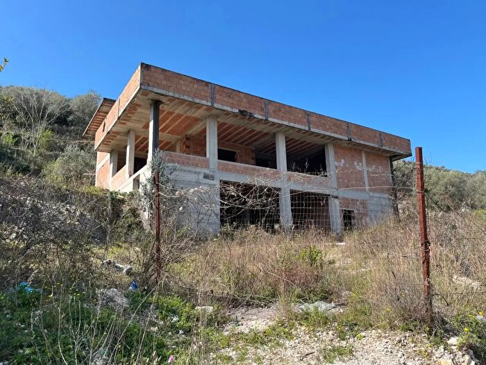 Appartamento con 10 locali in vendita in Cervino