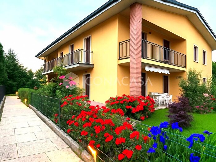 Appartamento con 5 locali in vendita in Via Martiri della Libertà, Pescantina