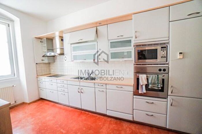 Appartamento con 5 locali in vendita in Via Dottor Joseph Streiter, Bolzano