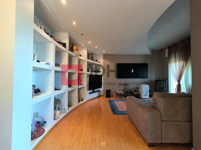 Appartamento quadrilocale in vendita in Via Asiago, Casier