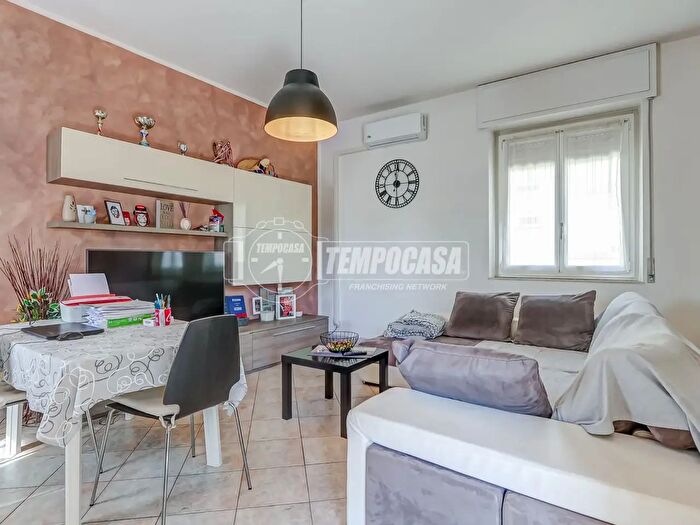 Appartamento trilocale in vendita in Via Roma, Cardano Al Campo