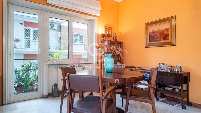 Appartamento con 7 locali in vendita in Via Attilio Friggeri, Roma